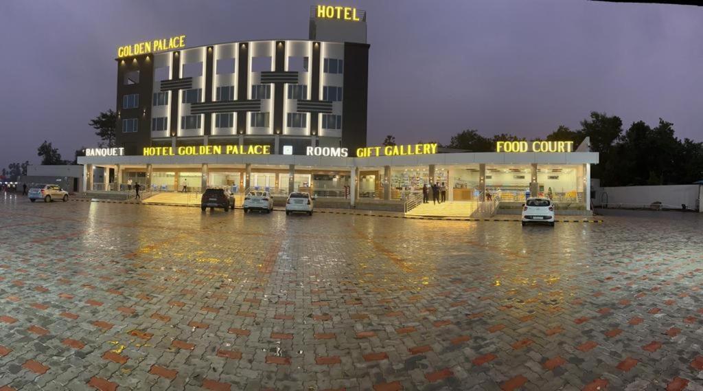 Hotel Golden Palace & Rooms Hālol Exterior foto